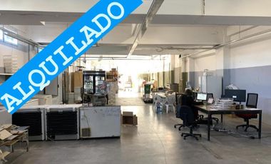 Excelente industria/deposito de 990 m2 cubiertos en 3 ptas. Villa Lynch Se vende con renta CALZADA