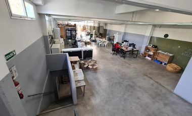 Excelente industria/deposito de 990 m2 cubiertos en 3 ptas. Villa Lynch Se vende con renta CALZADA