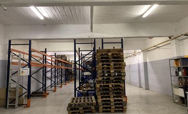 Excelente industria/deposito de 990 m2 cubiertos en 3 ptas. Villa Lynch Se vende con renta CALZADA