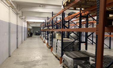 Excelente industria/deposito de 990 m2 cubiertos en 3 ptas. Villa Lynch Se vende con renta CALZADA