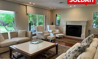 Casa en ALQUILER con muebles  en C.C. Armenia - vista al golf