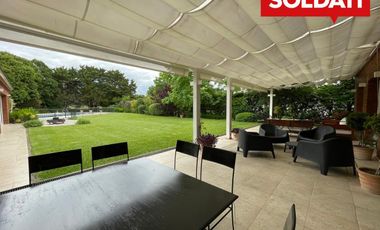 Casa en ALQUILER con muebles  en C.C. Armenia - vista al golf