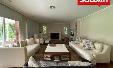 Casa en ALQUILER con muebles  en C.C. Armenia - vista al golf
