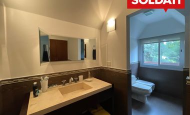 Casa en ALQUILER con muebles  en C.C. Armenia - vista al golf