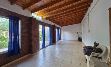 Venta Casa 5 ambientes con parque, quincho y parrilla en San Miguel