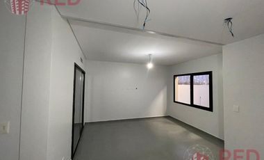 VENDE DUPLEX 3 HABITACIONES EN CIPOLLETTI