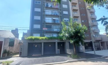 Departamento dos ambientes al frente Morón