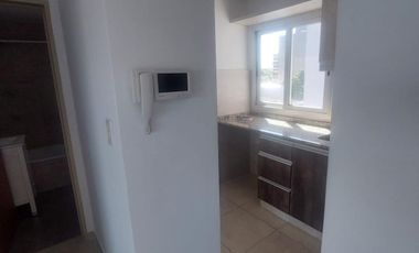 Departamento dos ambientes al frente Morón