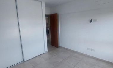 Departamento dos ambientes al frente Morón