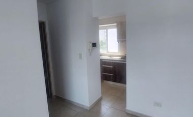 Departamento dos ambientes al frente Morón