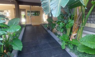 Departamento dos ambientes al frente Morón