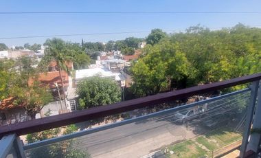 Departamento dos ambientes al frente Morón