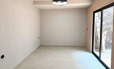 Casa en venta en Monte Magno – Diseño moderno, 3 recámaras y patio interior
