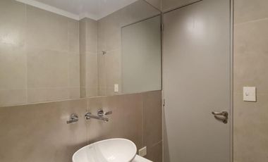 ALQUILER. 2 ambientes.. Piso alto. Recoleta
