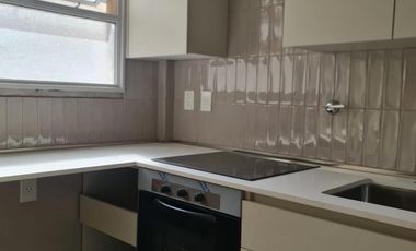 ALQUILER. 2 ambientes.. Piso alto. Recoleta