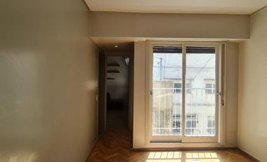 ALQUILER. 2 ambientes.. Piso alto. Recoleta
