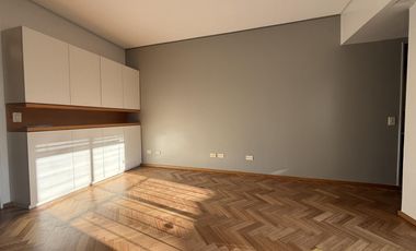 ALQUILER. 2 ambientes.. Piso alto. Recoleta