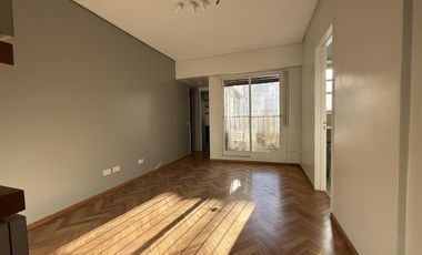ALQUILER. 2 ambientes.. Piso alto. Recoleta