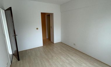 Departamento de 2 ambientes con cochera en alquiler - Edificio Premiun
