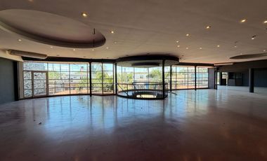 Excelente Local - actual salon de eventos, GYM o Concesionarias- 1600 m2 - Berazategui