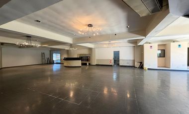 Excelente Local - actual salon de eventos, GYM o Concesionarias- 1600 m2 - Berazategui