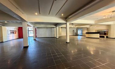 Excelente Local - actual salon de eventos, GYM o Concesionarias- 1600 m2 - Berazategui