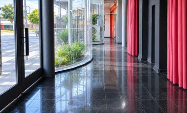 Excelente Local - actual salon de eventos, GYM o Concesionarias- 1600 m2 - Berazategui