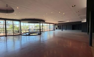 Excelente Local - actual salon de eventos, GYM o Concesionarias- 1600 m2 - Berazategui