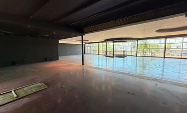 Excelente Local - actual salon de eventos, GYM o Concesionarias- 1600 m2 - Berazategui
