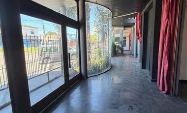 Excelente Local - actual salon de eventos, GYM o Concesionarias- 1600 m2 - Berazategui