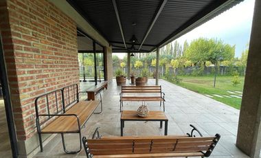 VENTA Salón de eventos con fondo de comercio, General Roca