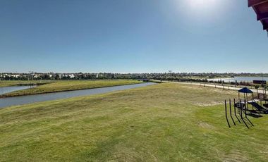 Terreno de 500 m2 en BARRIO PRIVADO Funes Lakes