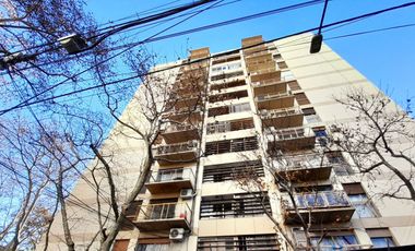 Vicente López - Apto profesional - Amplio Dpto. 4 amb con 2 Balcones!