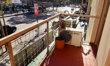 Vicente López - Apto profesional - Amplio Dpto. 4 amb con 2 Balcones!
