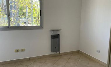 Depto 3 amb en alquiler! Centro de Escobar c/cochera!