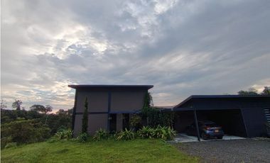 Casa campestre en condominio para arriendo en la Vía Pereira - Armenia