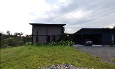 Casa campestre en condominio para arriendo en la Vía Pereira - Armenia