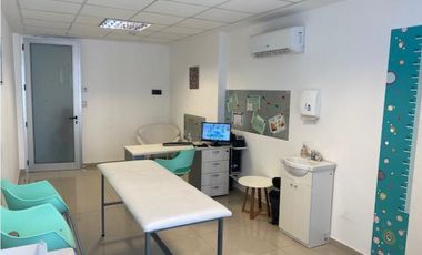 VENTA CONSULTORIO EN CENTRO MEDICO CANDELARIA