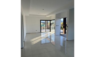 VENTA DE CASA EN B° LA PANCHA 3- JUANA KOSLAY , SAN LUIS