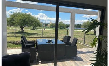 VENTA CASA CON HERMOSA VISTA EN B° PRIVADO – JUANA KOSLAY, SAN LUIS
