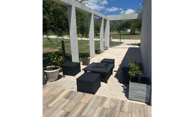 VENTA CASA CON HERMOSA VISTA EN B° PRIVADO – JUANA KOSLAY, SAN LUIS
