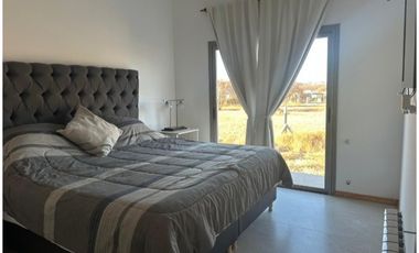VENTA CASA CON HERMOSA VISTA EN B° PRIVADO – JUANA KOSLAY, SAN LUIS