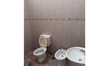 IMPECABLE LOCAL EN ALQUILER. ITUZAINGO NORTE.