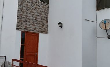 CASA SOLIDA MUY ESPACIOSA DOS PISOS