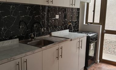 CASA SOLIDA MUY ESPACIOSA DOS PISOS