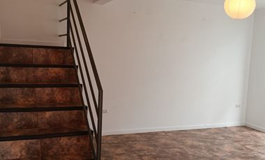 CASA SOLIDA MUY ESPACIOSA DOS PISOS