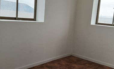 CASA SOLIDA MUY ESPACIOSA DOS PISOS