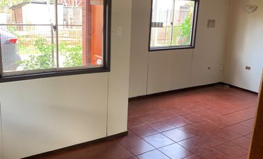 SE ARRIENDA CASA CAMINO A LABRANZA 5D 1B