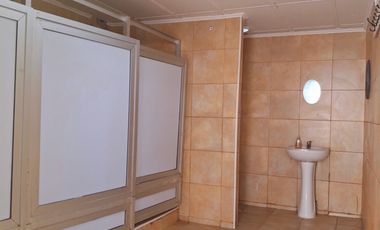 ARRIENDO LOCAL COMERCIAL 8HAB 6BA SANTIAGO