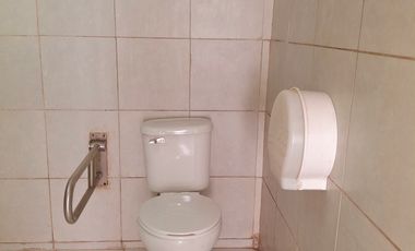 ARRIENDO LOCAL COMERCIAL 8HAB 6BA SANTIAGO